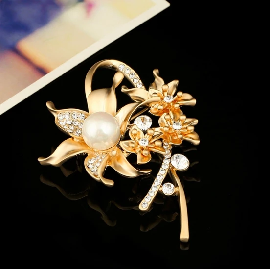 Personality fashion drill Flower with Pearl womens classical suit banquet gold/silver Brooch | Украшения и аксессуары