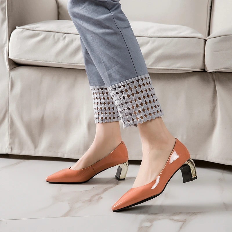 ORCHA LISA/2019; Туфли-лодочки на необычном каблуке; туфли-лодочки из натуральной кожи на среднем квадратном каблуке; женские офисные туфли; цвет