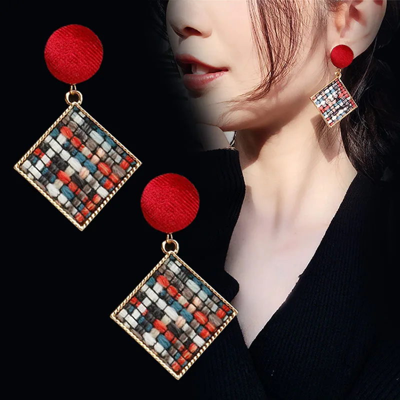 

New autumn and winter earrings female temperament Korean personality geometries earrings party ornaments