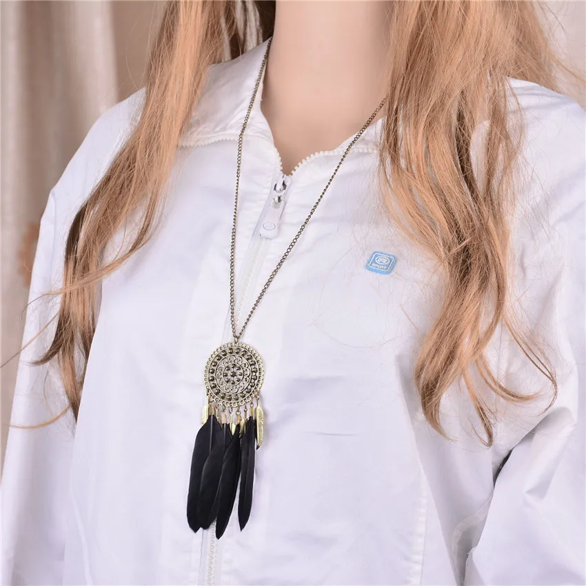 Trendy Exquisite Feather Leaf Hollow Lace Circle Dream Catcher Necklace