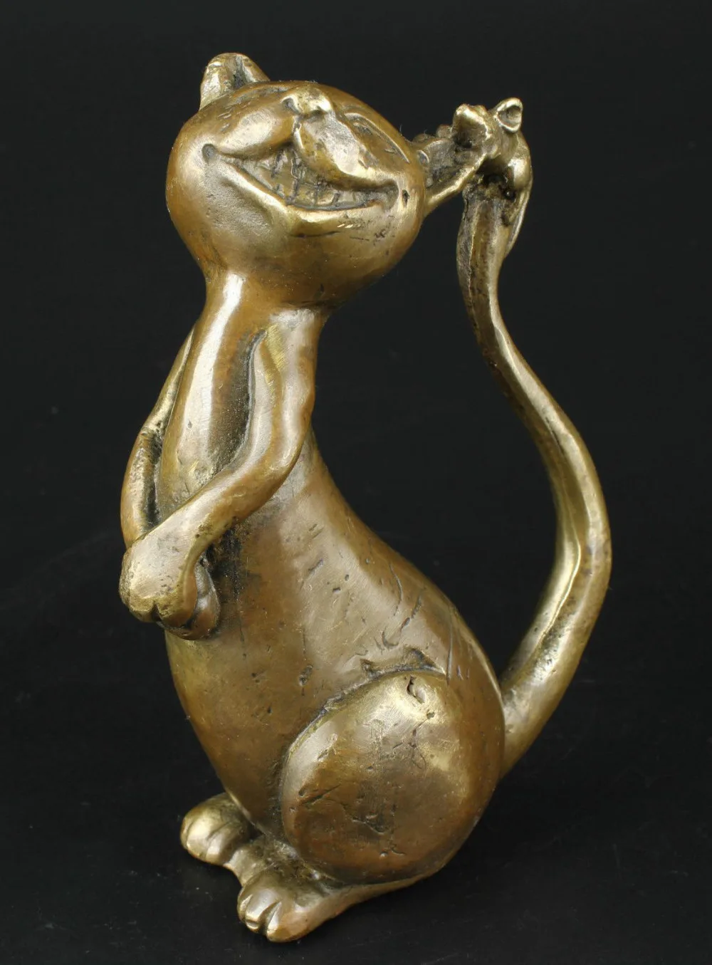 

China Collect Manual Sculpture Bronze Lifelike Mice Play Cat Statue Ornaments