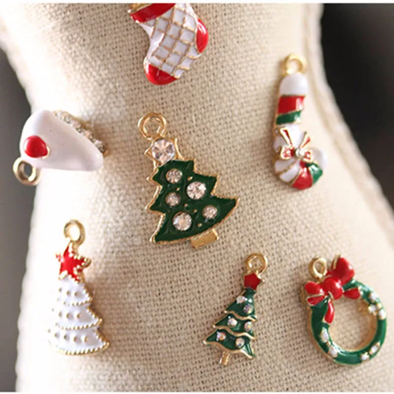 Christmas-Metal-Alloy-Mix-Pendants-Christmas-Crafts-Charms-For-Holiday-Santa-Xmas-Garland-Trees-Deer-DIY-Decoration-Supplies-MR0031 (1)