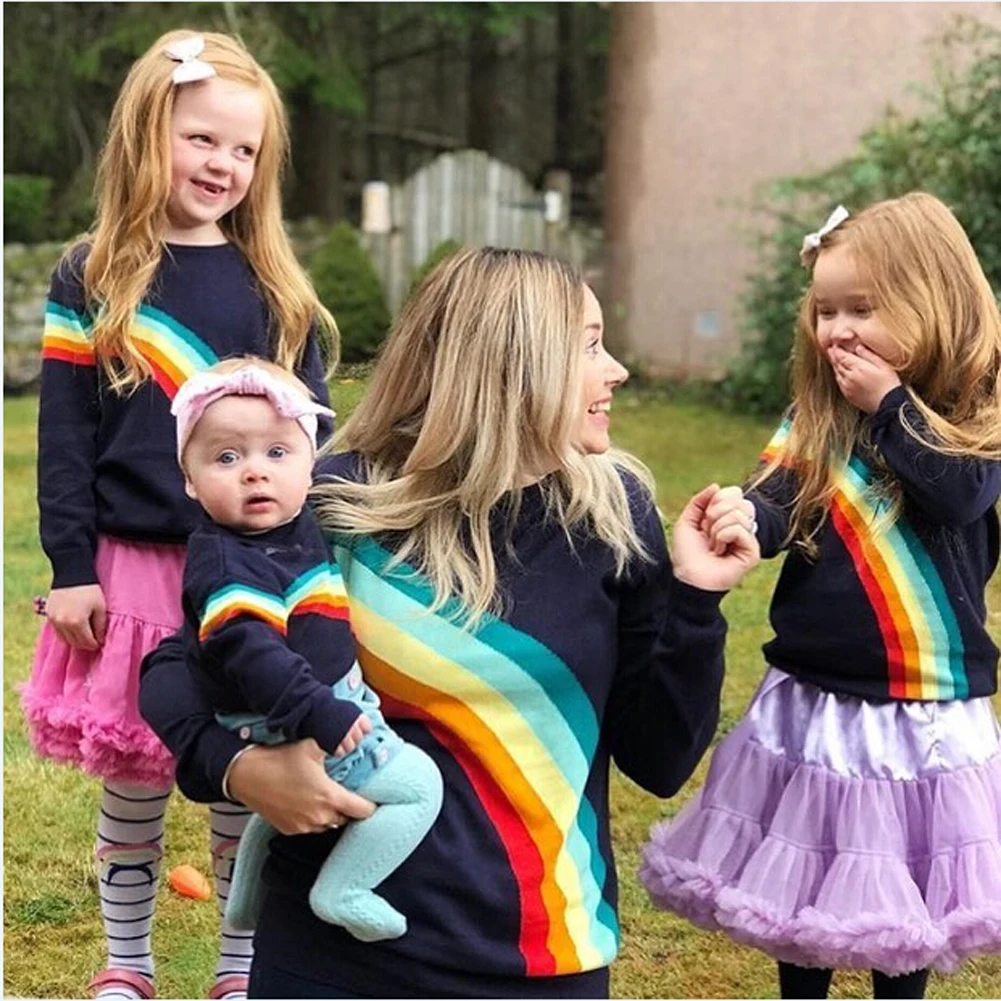 Одинаковая семейная одежда из хлопка для мамы и дочки футболки с длинными рукавами для мамы и ребенка футболки в радужную полоску