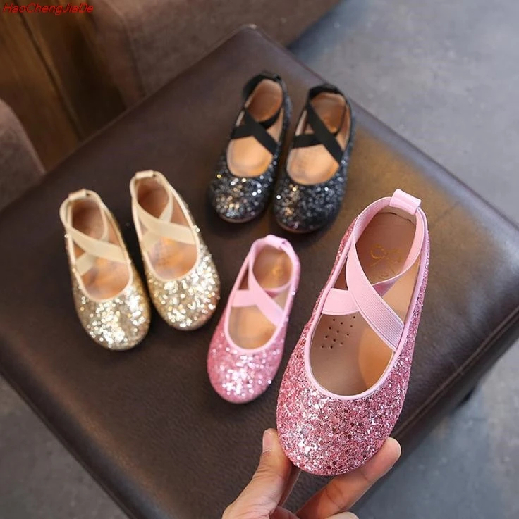 Весенняя детская кожаная обувь принцессы для девочек; детская Свадебная обувь для девочек; цвет золотой, черный, розовый; вечерние туфли с блестками для маленьких девочек