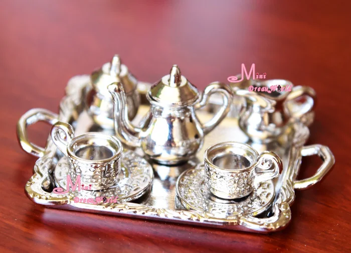 toy cup and plate set