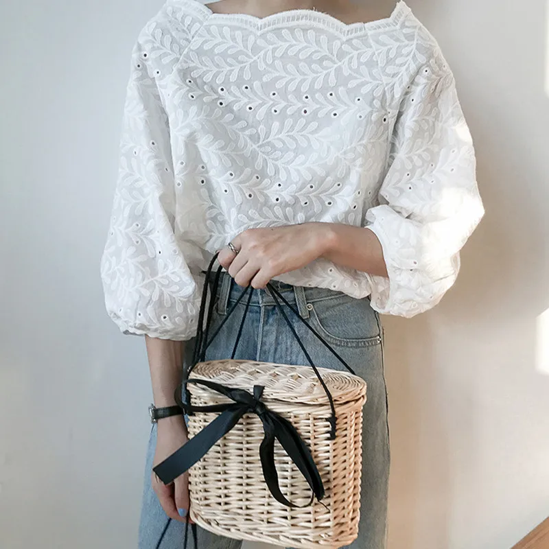 

Women Lace Blouse Long Sleeve Fashion Blouses and Shirts Casual Female Clothing hollow out lace Tops womens (B0606)