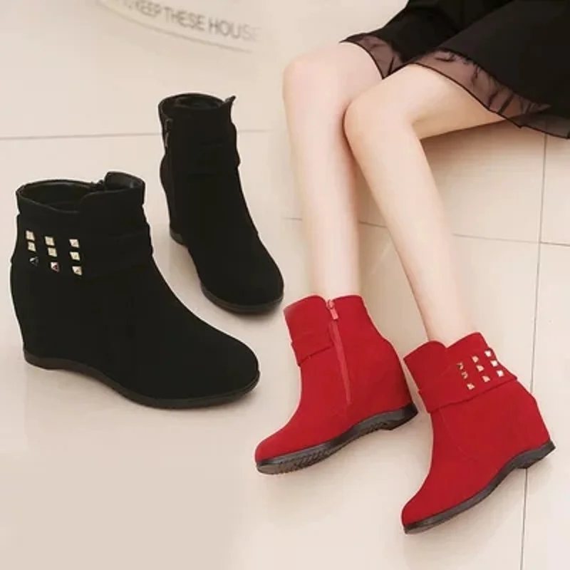 

2019 winter fashion new winter shoes plus velvet Martin boots women's booties flat bottom increased female boots to keep warm