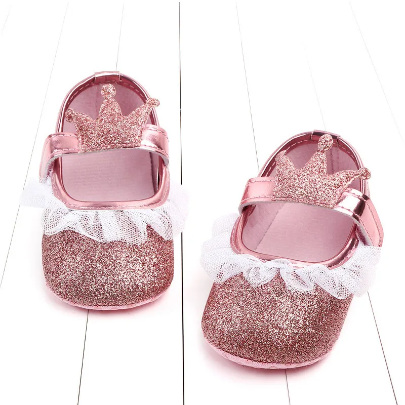 Новинка года; Брендовая обувь для малышей; разноцветная подошва для малышей 0-1 года; обувь принцессы с вышитым бантом для учебы; прогулочная обувь; нескользящая обувь