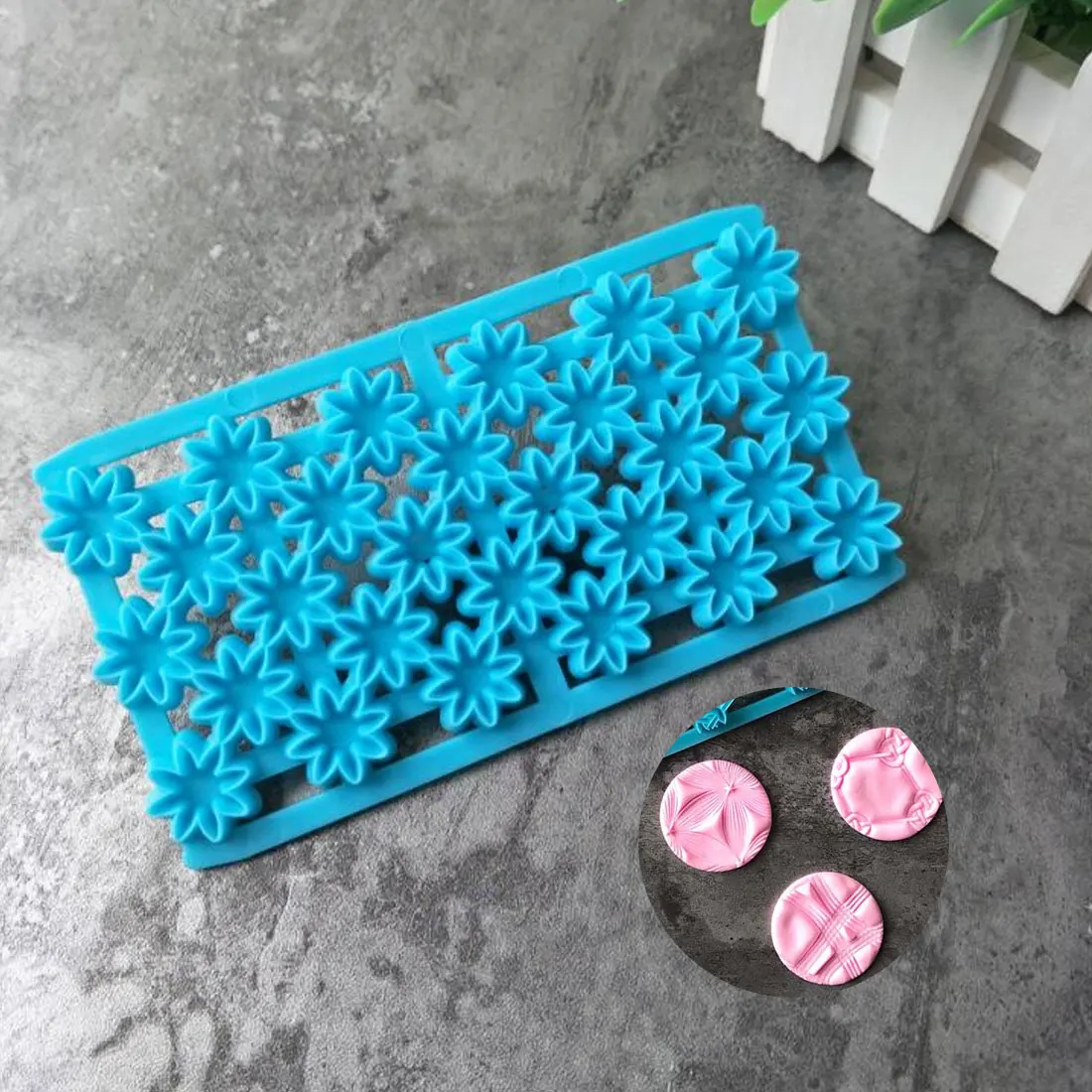 

Good Plastic Printing Biscuits Cake Cookies Cutter Fondant Lace Cake Decoration Petal Quilt Embosser Mold Cake Tools