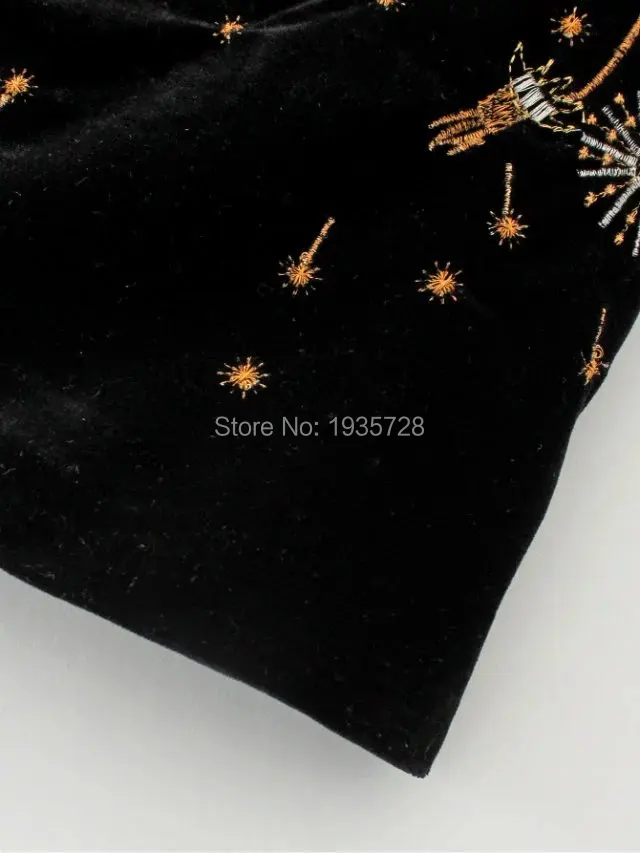 Новинка года в женские/дамы черный бархат цветочный Вышивка мини-юбка с потайная застежка молния вдоль задней детали