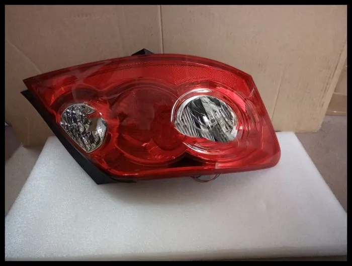 

eOsuns rear light + brake light + turn signal rear bumper light reflector for Toyota Reiz 2005-2009