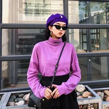 Футболка с длинными рукавами с вышитыми буквами и высоким воротником Jasmine легко носить с BF осенью и зимой