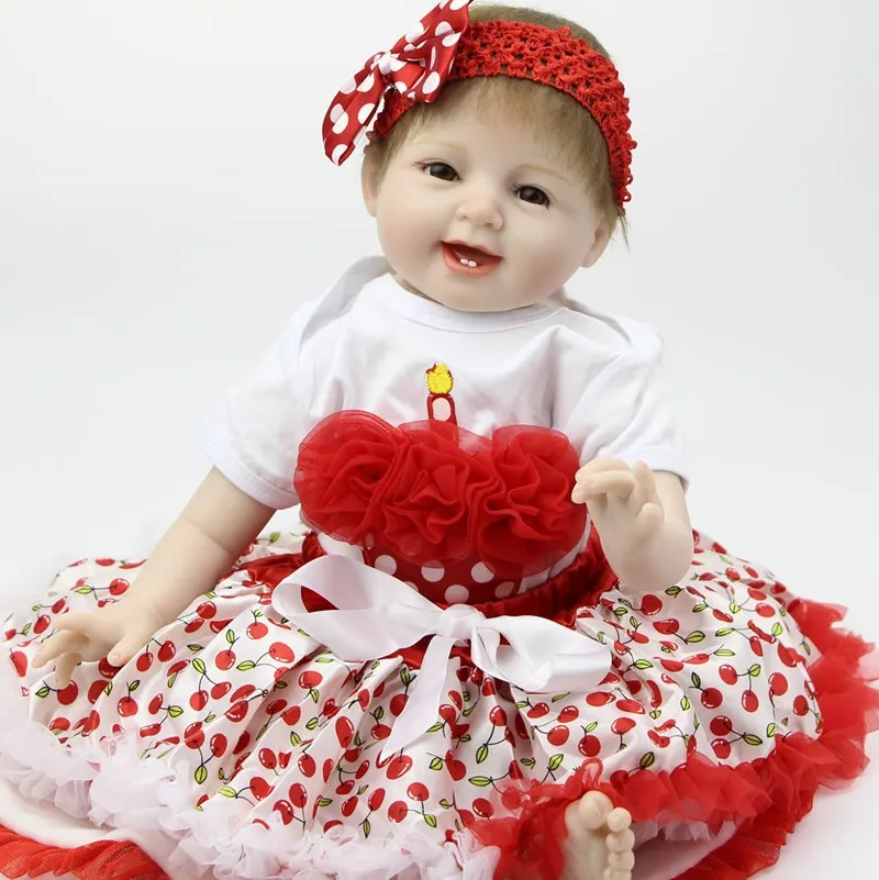 

Hot Sale Lifelike Reborn Baby doll 22Inch Girl soft Silicone Vinyl Newborn Dolls With Lovely Clothing Kids Playmate Max Gift