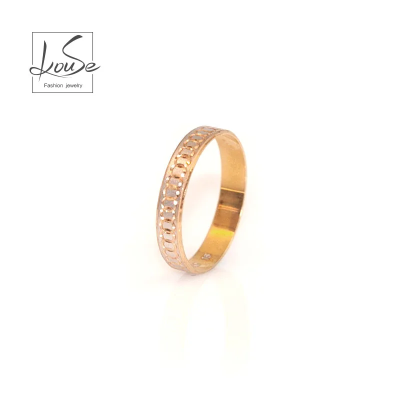 

18-karat gold lady ring can bring you an avant-garde and elegant attitude to life