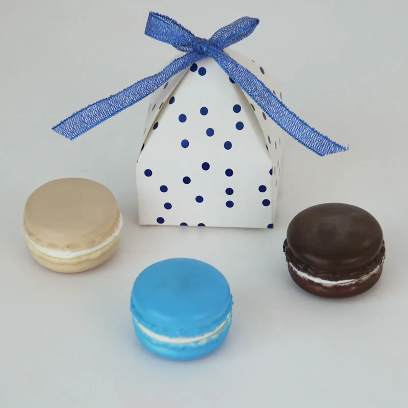 

10pcs/lot Hot Stamping dot Souvenir Gift Box Small Cardboard Cake Box Paper Gift Boxes for Wedding Guest Event & Party Supplies