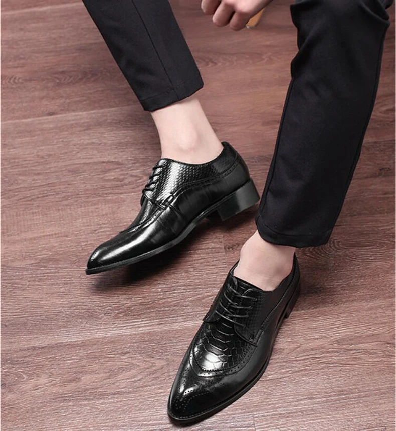 Men's Casual Shoes Moccasins Mens Lace-Up Oxfords Moccasins Men Loafers Leather Casual Pointed Oxford Shoes for Men Black Socks (2)