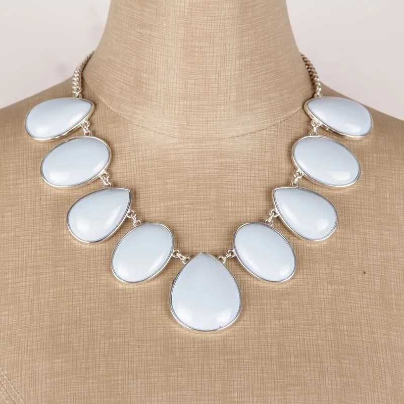 

2018 fashion jewelry wholesale factory direct blue imitation gemstone necklace woman Free shipping Halloween Christmas