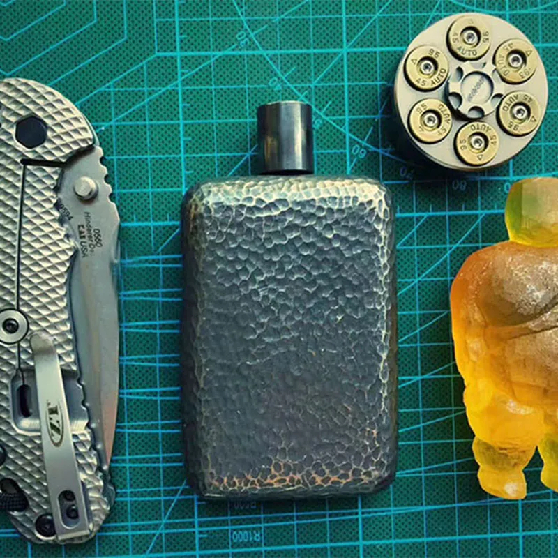 EDC Handmade Pure Titanium Hip Flask Portable Flagon Gift Travel Male Mini Bottles Liquor Bottle Oxidation Treatment Accessories EDC Handmade Pure Titanium Hip Flask Portable Flagon Gift Travel Male Mini Bottles Liquor Bottle Oxidation Treatment Accessories