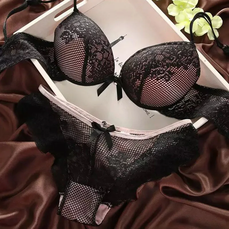 Sexy bra set and briefs (1)