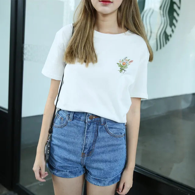 2016 Summer Little Flower Emboridered Fresh Basic Loose Casual Short Sleeve Female T-shirt 1