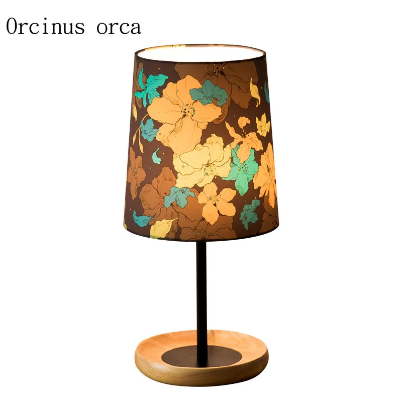Скандинавская Современная Минималистичная настольная лампа из ткани прикроватная лампа для спальни Американский сад цветок лампа для чтения