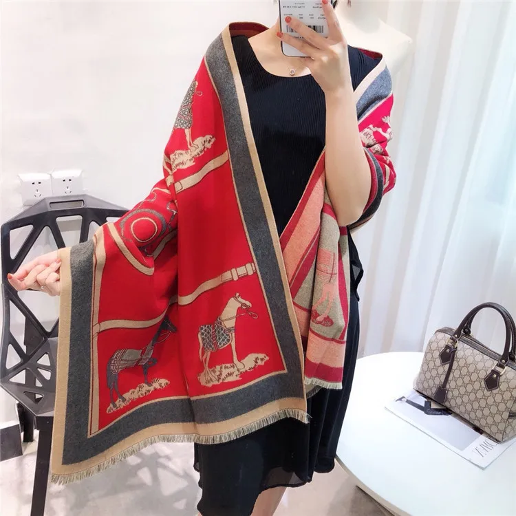 Beste Winter Nieuwe Vervoer Sjaal Warme Sjaal Dikker Kwasten Paard cashmere achtige modeshow poncho cape womens pashmina luxe merk