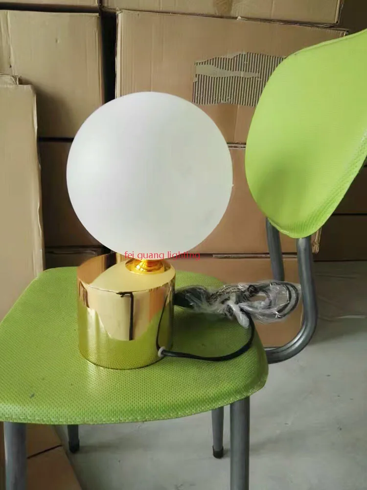 Стеклянный глобус абажур современный минималистичный креативный Домашний Мини Настольный светильник для спальни элегантный шар прикроватная лампа