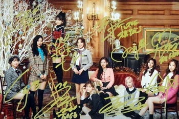 

signed TWICE autographed group photo The Year of Yes 5*7 freeshipping 122018