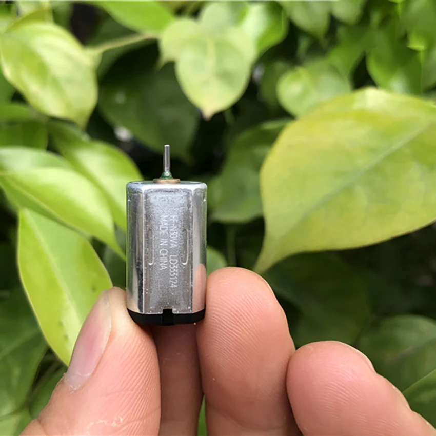 

N30 Precious Metal Brush Micro Motor DC1.5-6V 3150-13500RPM 20-33MA Mute Electric Machinery DIY Solar Energy Models 10*12*20