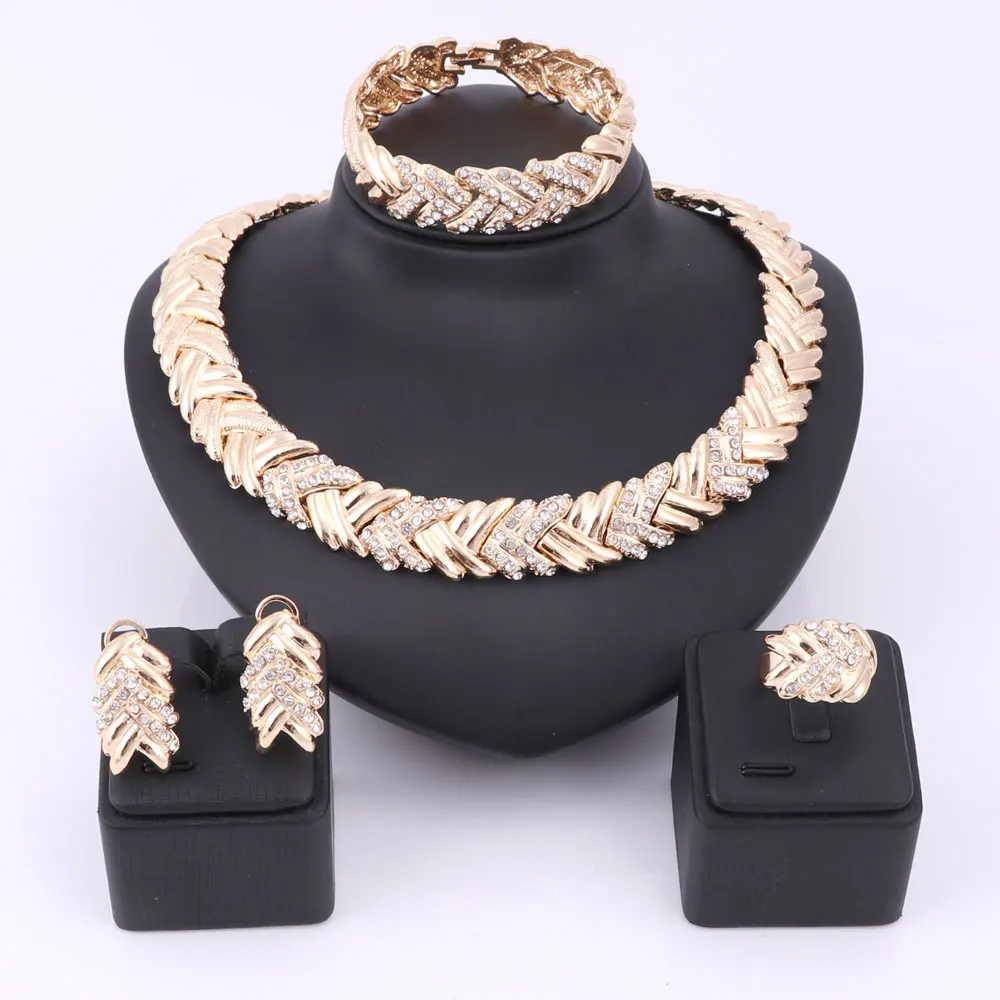 

Dubai Gold Color Choker Pendant Necklace Bangle Earrings Ring charms Rhinestone Wedding Party Jewelry Sets
