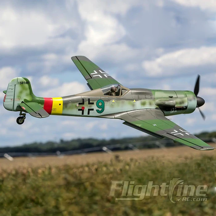 Модель радиоуправляемого самолета Flightline Freewing warbird Ta 152 с выдвижным