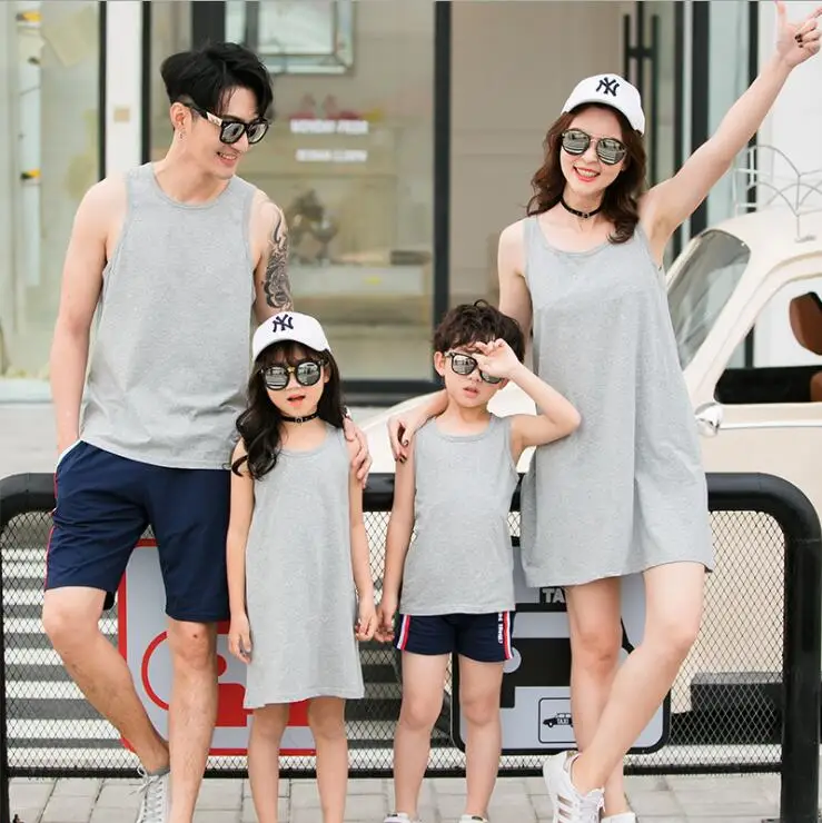 

Family Matching Clothes Outfits Look Mother Daughter Dresses Father Son T shirt+Shorts Mommy and Me Clothes Family Clothing Sets