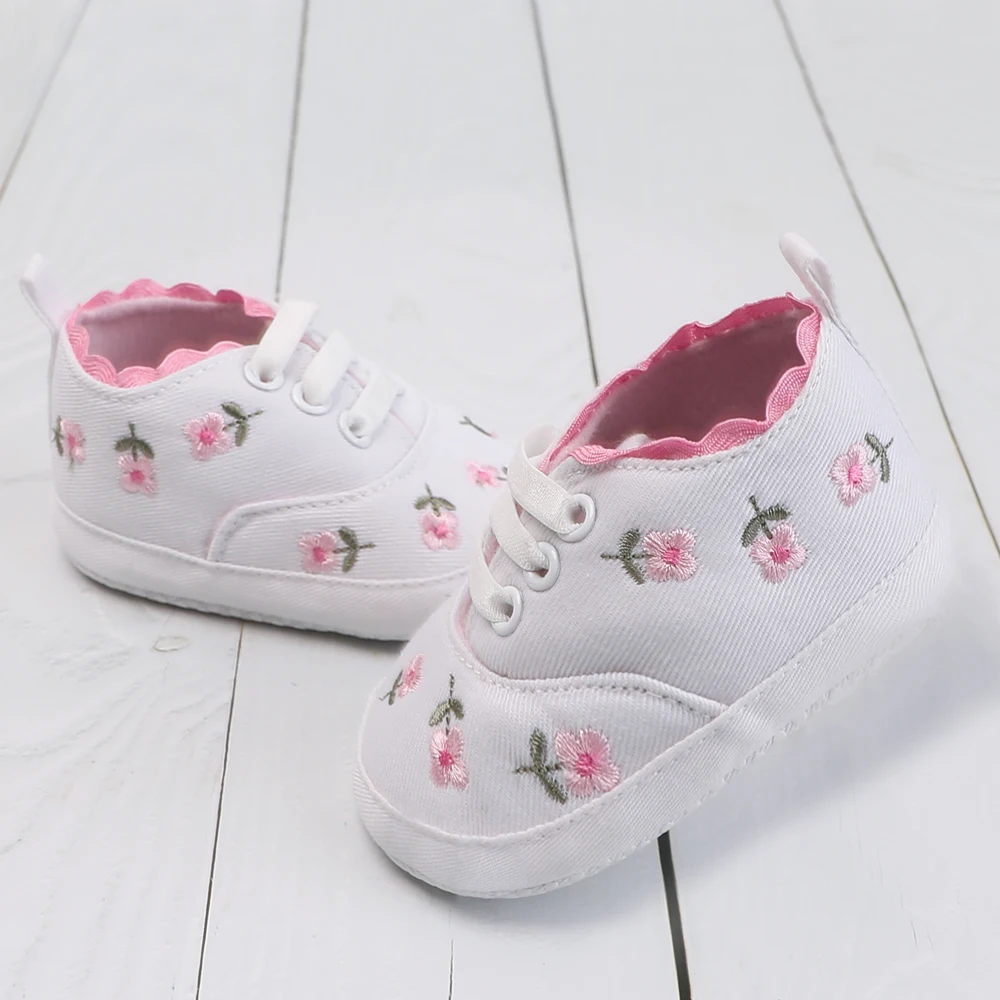 

Infant Baby Booties Kids Footwear Moccasins Canvas Casual Baby Shoes Newborn Girls First Walkers Lace Floral Embroidered 0-18M