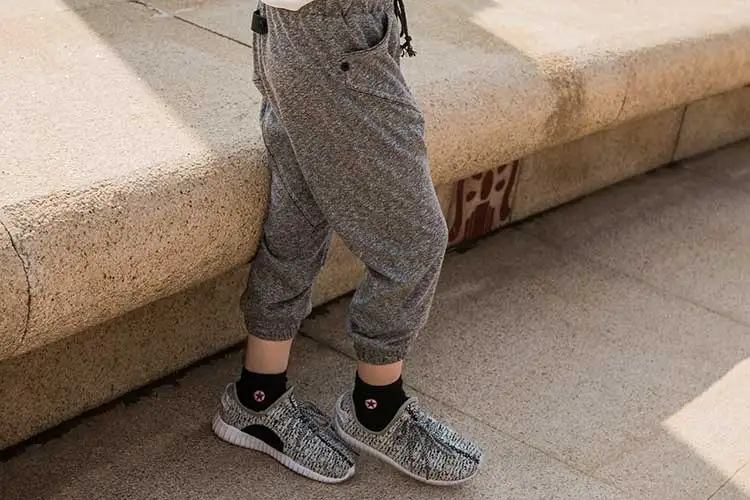 076