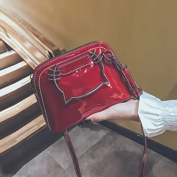

2020 new retro women bag, trend woman messenger bag, fashion Korean version shell bag, casual handbags.