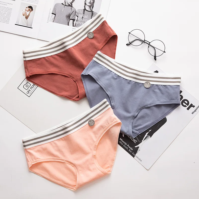 

1 PCS Woman Panties New 2019 Comfortable Striped Cotton Briefs Woman Simple Fashion Girl Traceless Underwear Soild High Quality