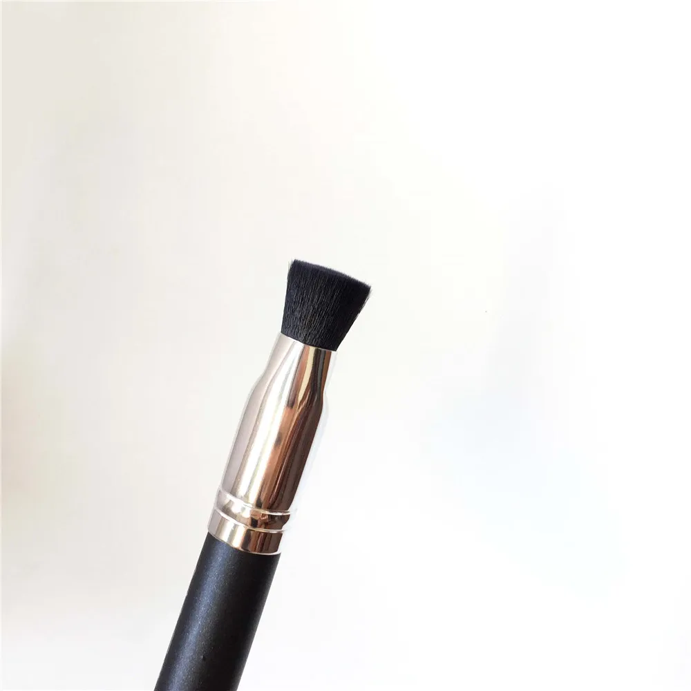 MAC 163 Flat Top Contour Brush _ 5