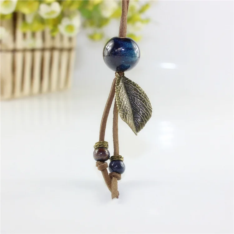 

1pcs New Fashion Jewelry Simple Ceramic Necklaces Women's Coin Wood Collar Stone Boho Necklace Pendant