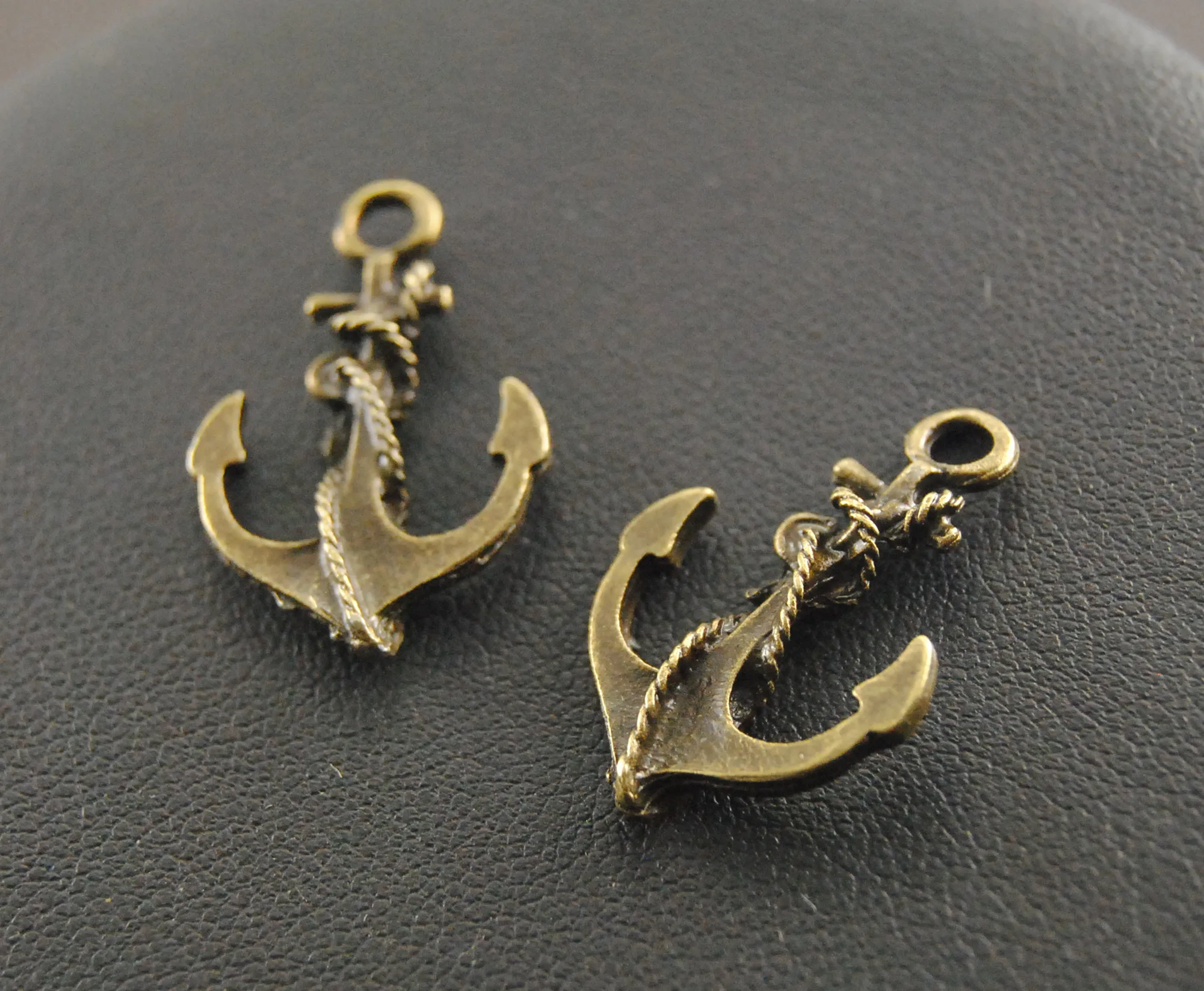 30pcs/lot Vintage Bronze Metal Anchor Pendants Jewelry Findings Pendant Necklace The sea