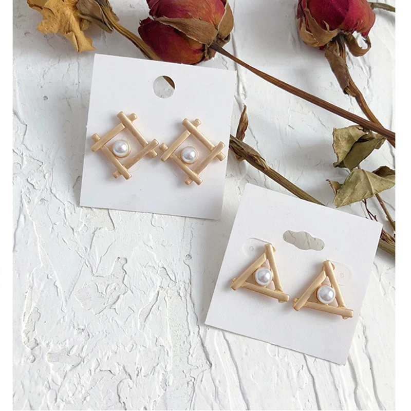 

2019 New Design Geometric Personality Clip on Earrings Triangle Rhombus Matte Gold Pearl Ear Clip for No Pierced Female Jewelry