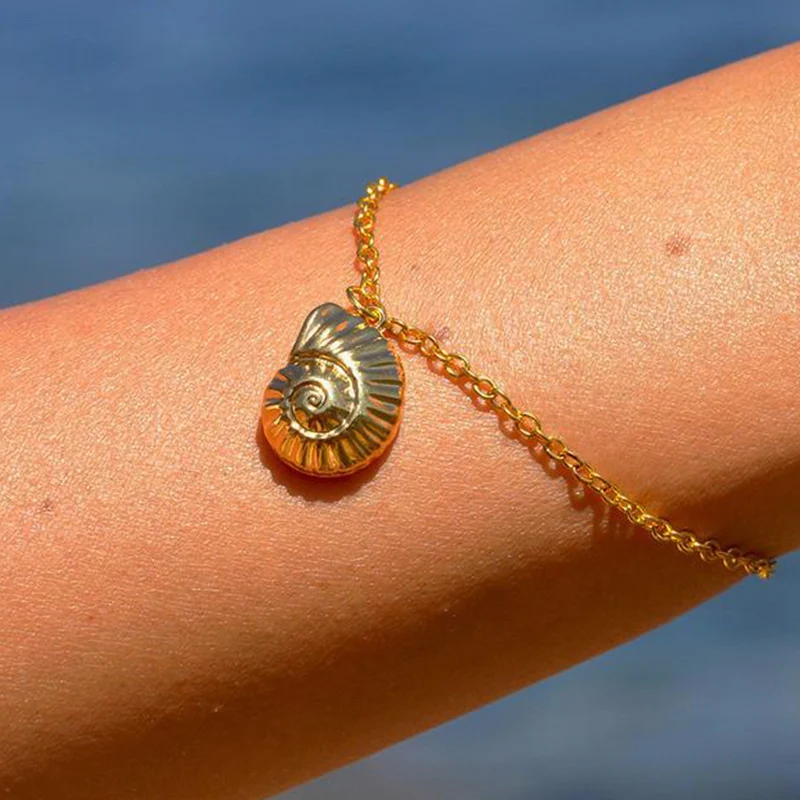 

2019 Trendy Delicate Gold Color Shell Easy Match Handmade Bracelet Hot Conch Cowrie Shell Jewelry Bracelets for Women