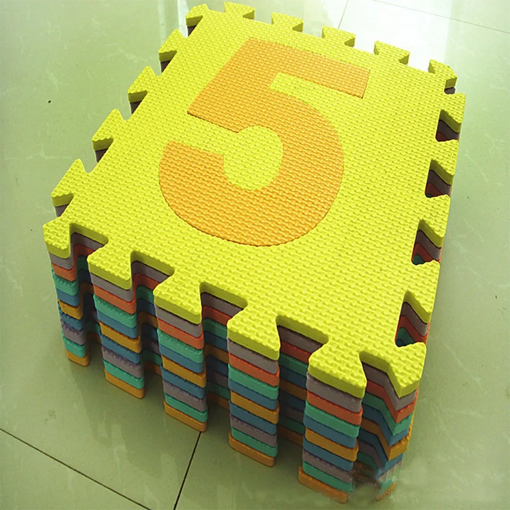 856361300_898943579