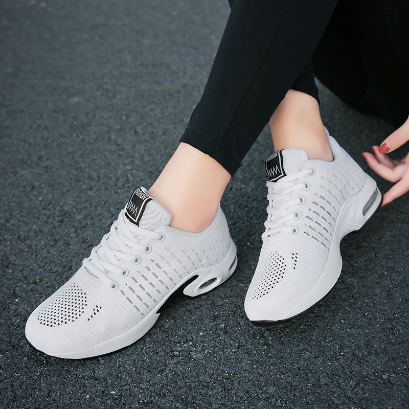 

Breathable Flying Knit Fashion Sneakers Women Lace Up Flat Heel Sport Casual Shoes Women Trainers Size 35-40 White Sneaker XU033