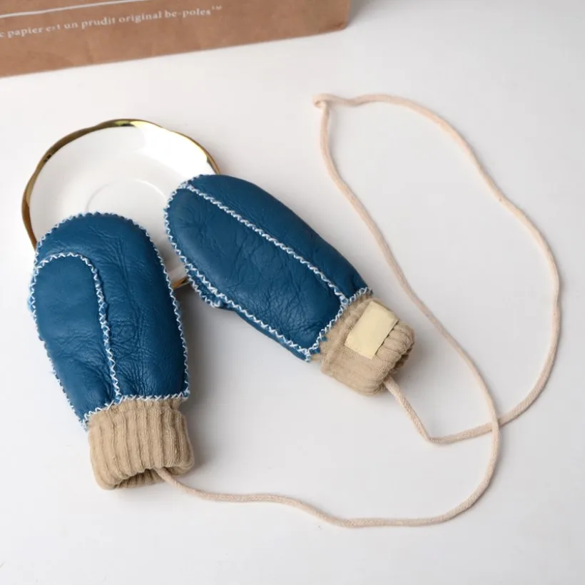 children glove (1)