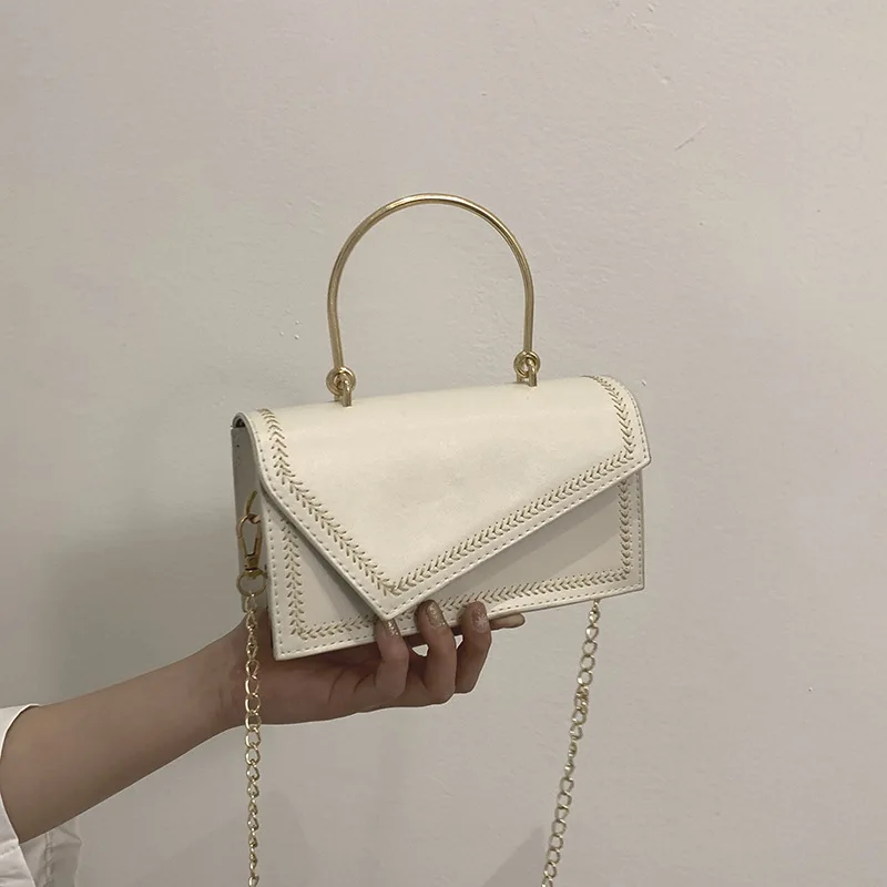 

Texture Female 2019 New Korean Version of The Embroidery Line Hand Bag Shoulder Fashion Bag Chain Messenger Bag