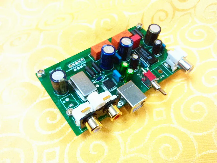 Receiver Board for USB Decoding Optical Fiber Coaxial Three-input to I2S Format Output to Decoder