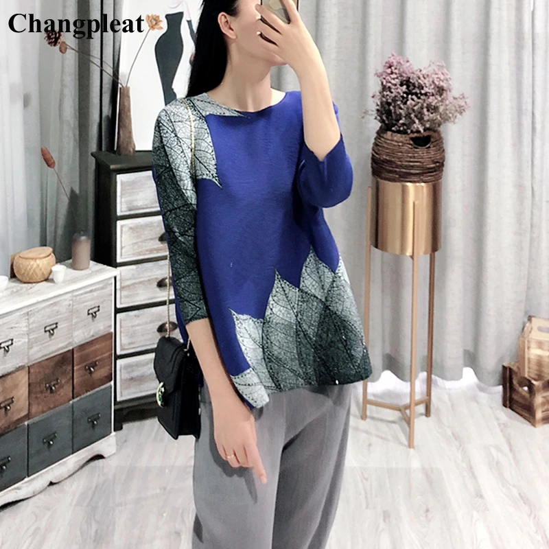 

Changpleat Spring Summer Loose Women T-shirts Tops Miyak Pleated Fashion Maple leaf print Large Size O-neck 3/4 Sleeve T-shirt