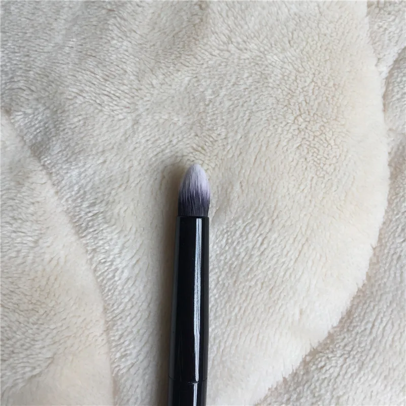 Double-Ended Eye Contour Makeup Brush - BLACK Shade Light Eye Shadow Smudge Smokey Liner Blending Beauty Makeup Tool 5
