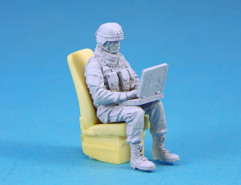 

1/35 Resin Figure Model Kits US Vehicle Crew #3 Unassembled unpainted