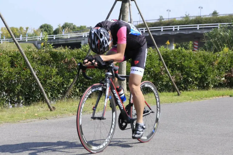 Cheap 2019 Hot sale colorful aero carbon fiber t800 road bike frameset TT-X1 accepted custom paint 16